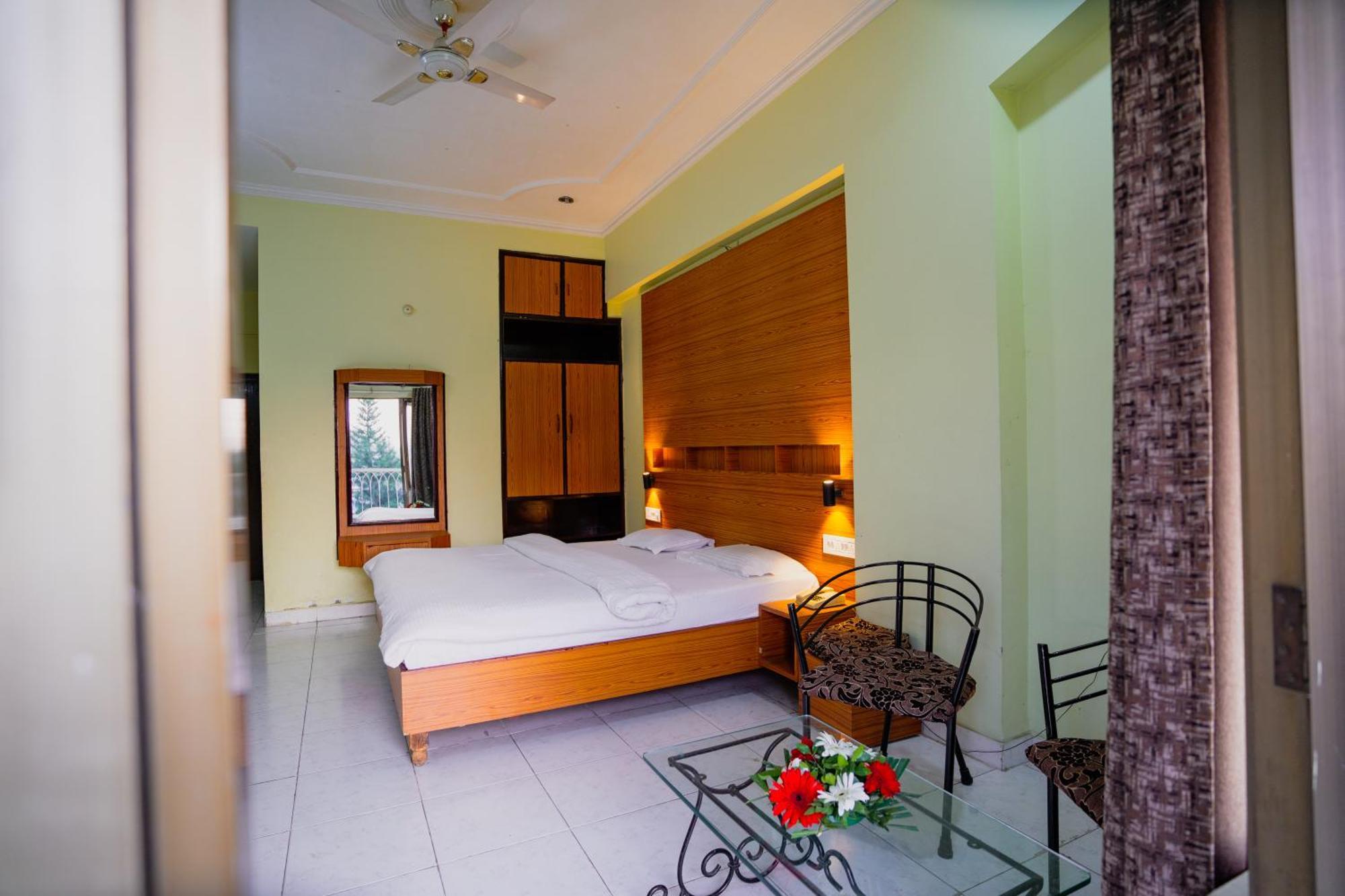 Hotel Girdhar Mahal Indore Dış mekan fotoğraf