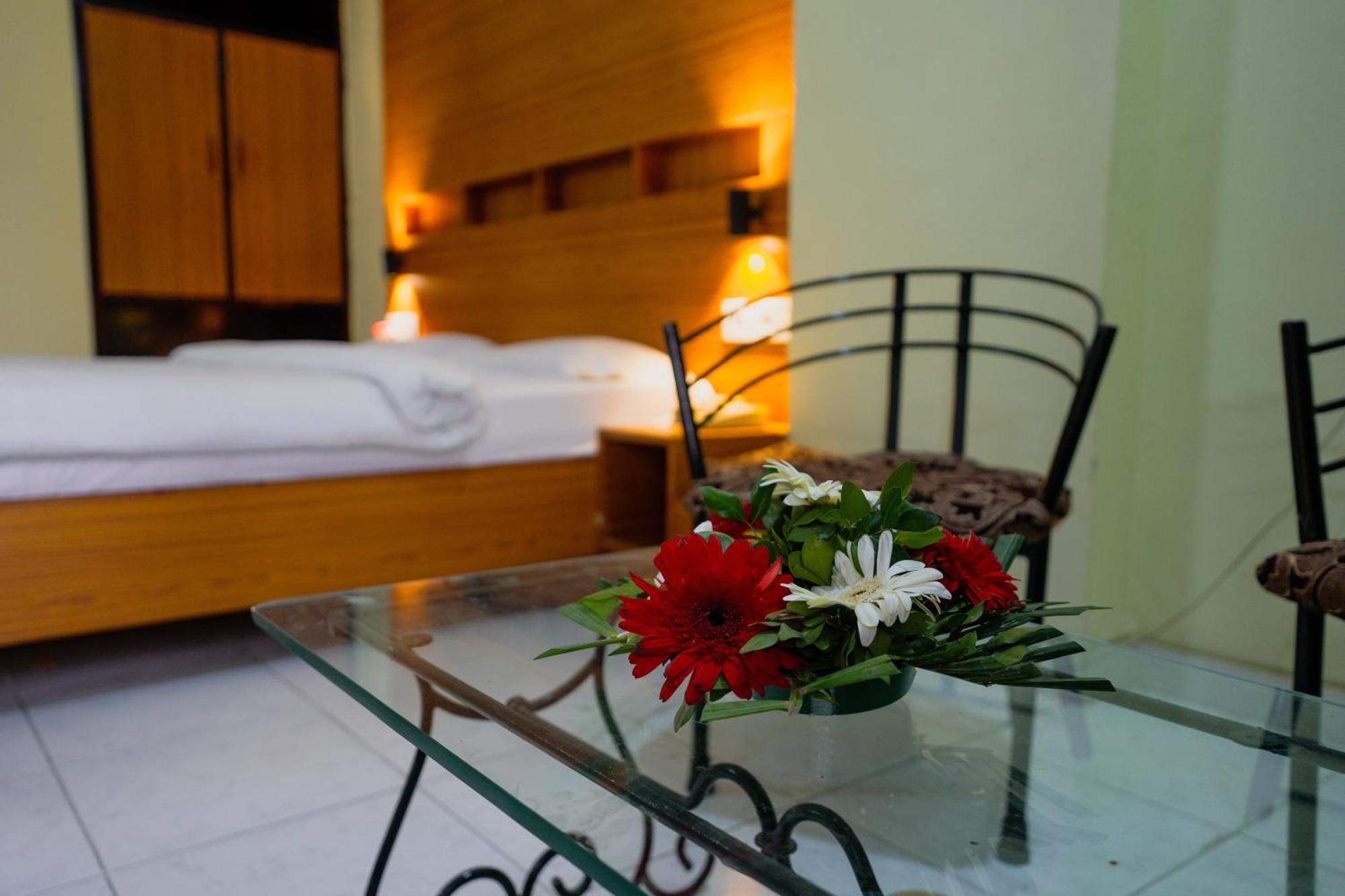 Hotel Girdhar Mahal Indore Dış mekan fotoğraf