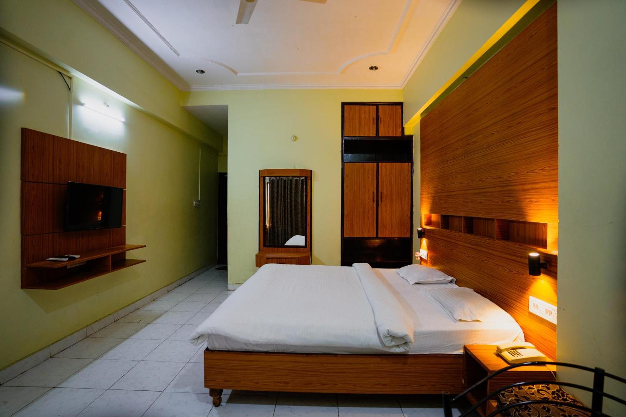 Hotel Girdhar Mahal Indore Dış mekan fotoğraf