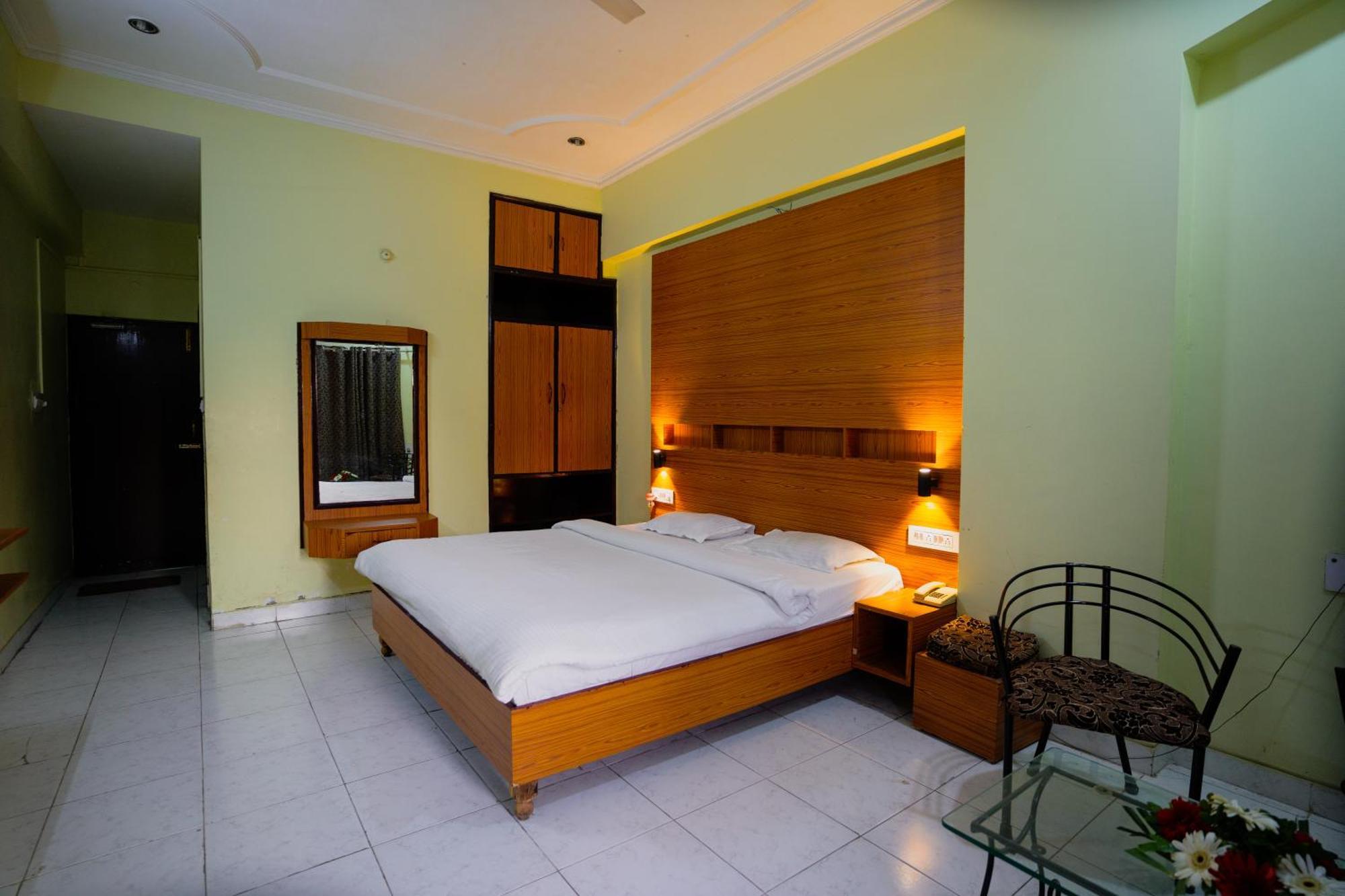 Hotel Girdhar Mahal Indore Dış mekan fotoğraf