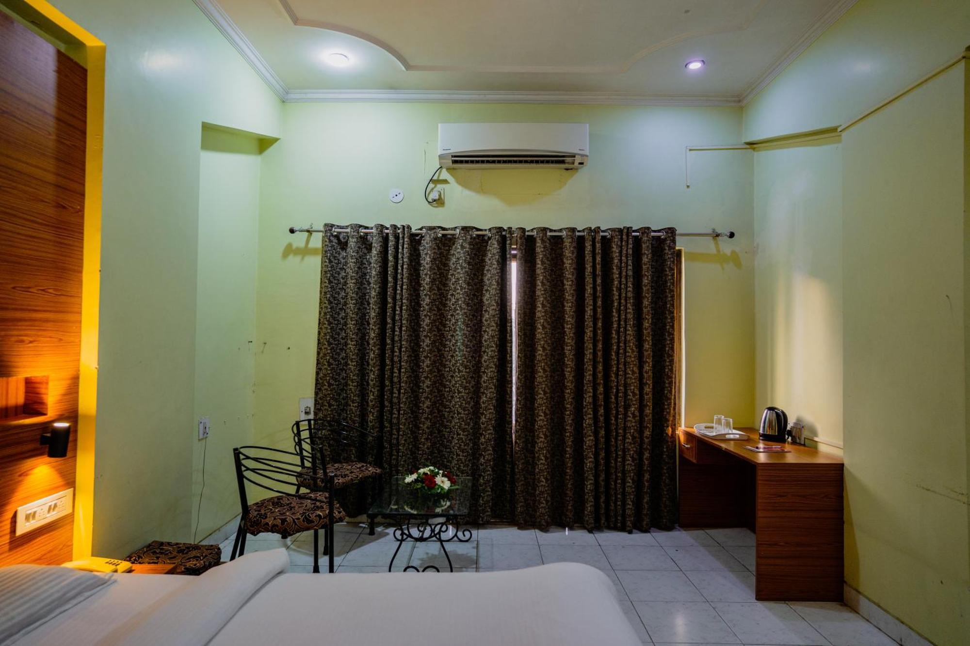 Hotel Girdhar Mahal Indore Dış mekan fotoğraf
