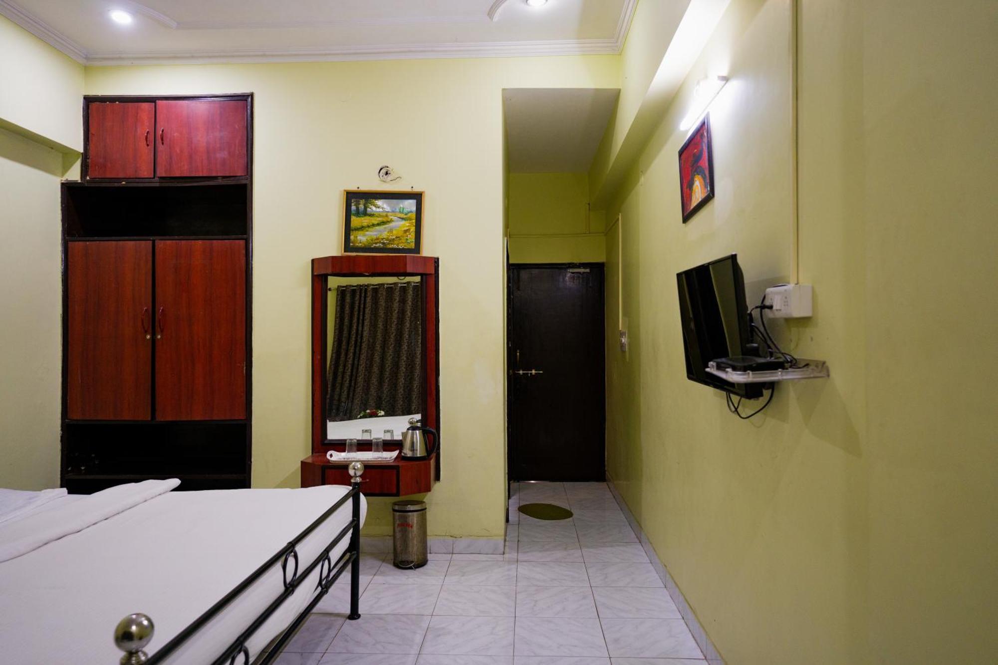 Hotel Girdhar Mahal Indore Dış mekan fotoğraf