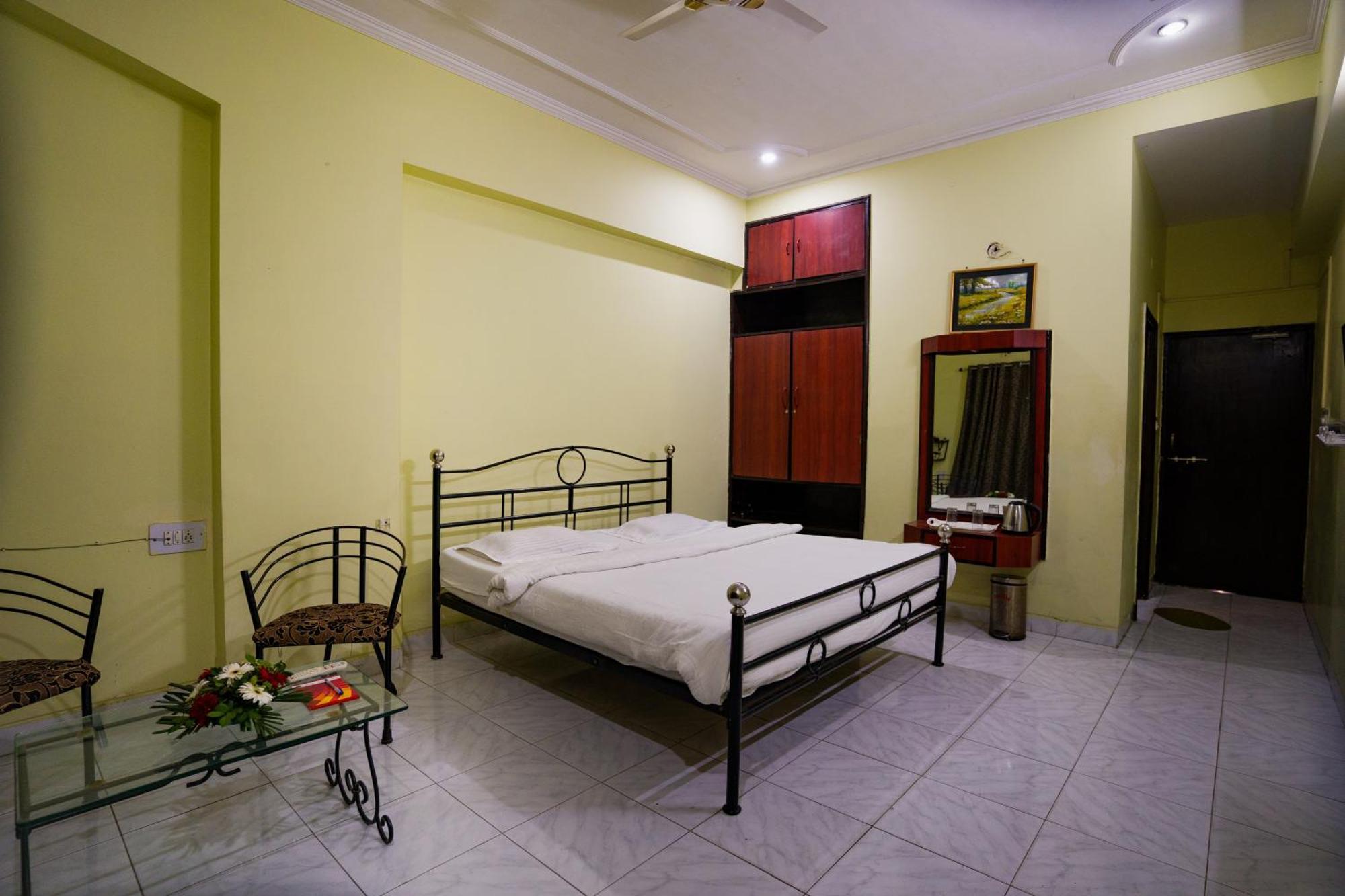 Hotel Girdhar Mahal Indore Dış mekan fotoğraf