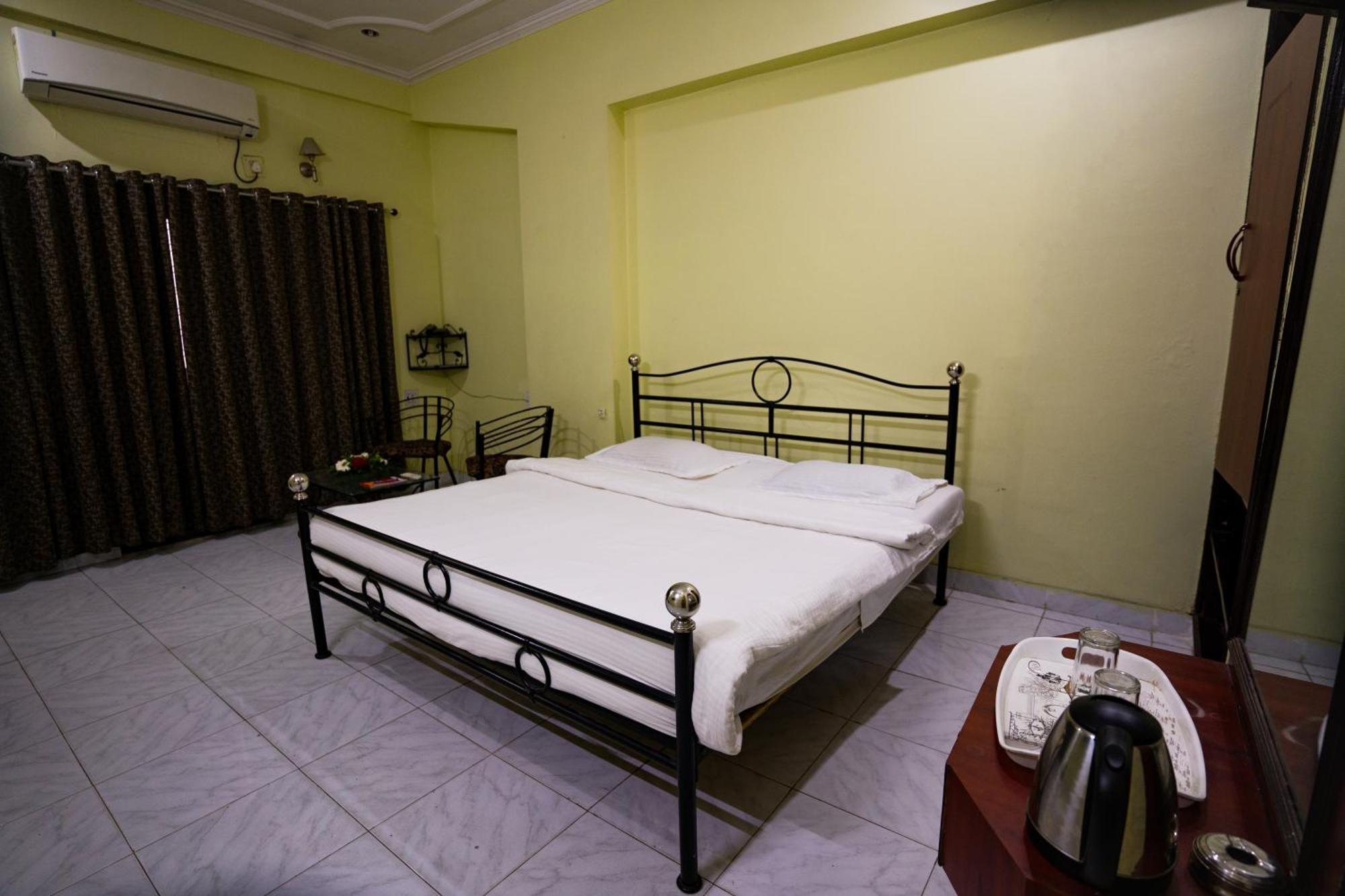 Hotel Girdhar Mahal Indore Dış mekan fotoğraf