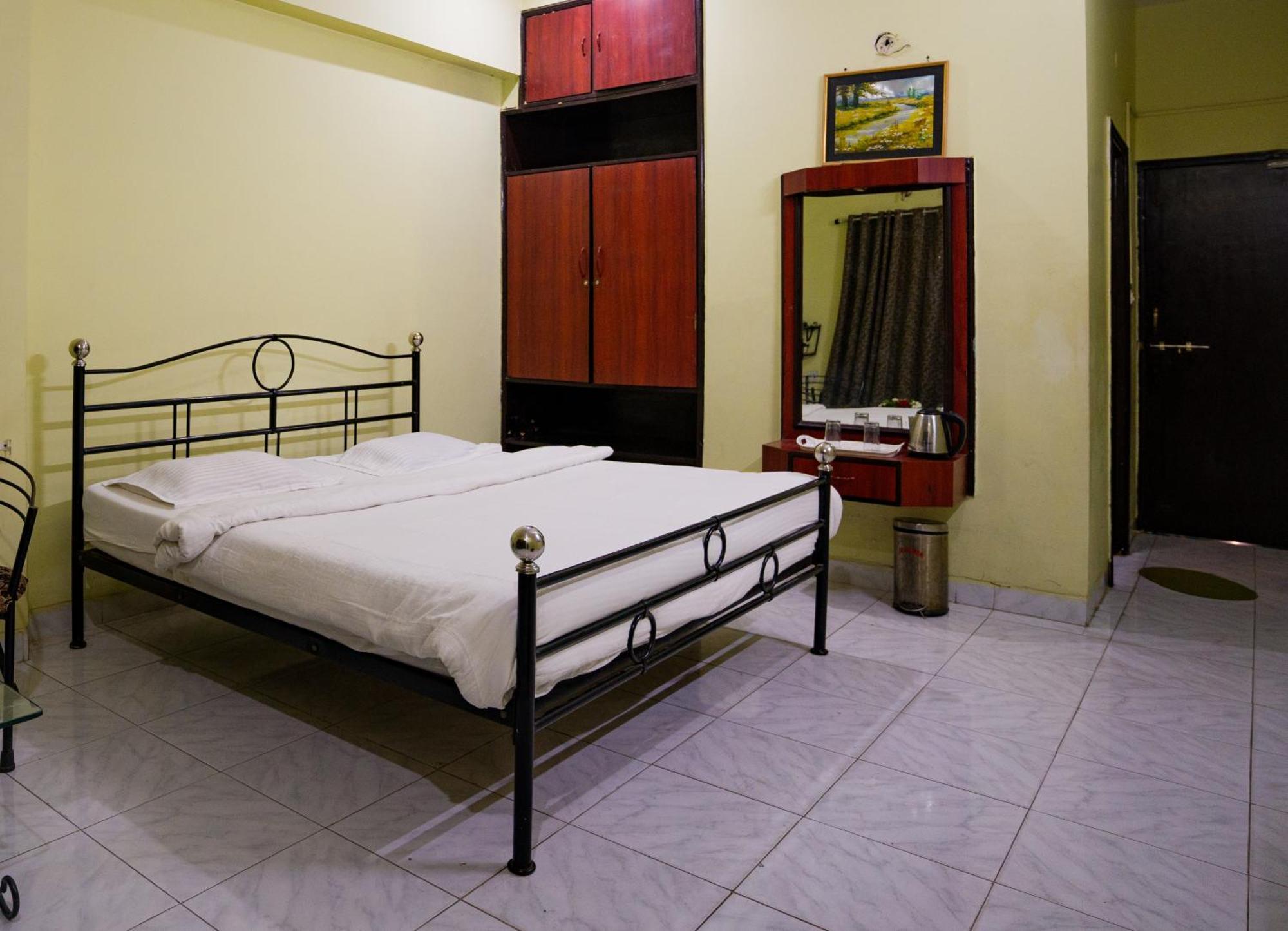 Hotel Girdhar Mahal Indore Dış mekan fotoğraf